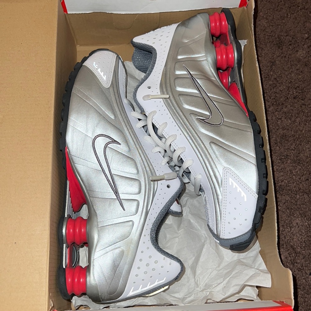 Nike Shox R4